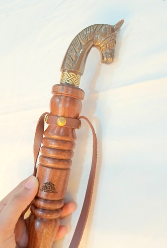 Solid brass horse shoe horn - brass,