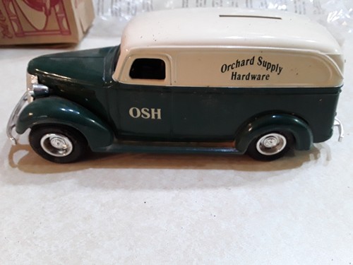 Ertl 1938 chevy panel truck - 1938,