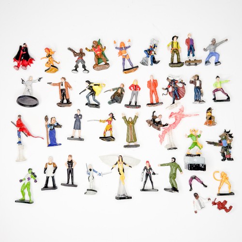 Lot minifigs toys comics - 35,