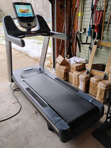 Precor 885 treadmill free