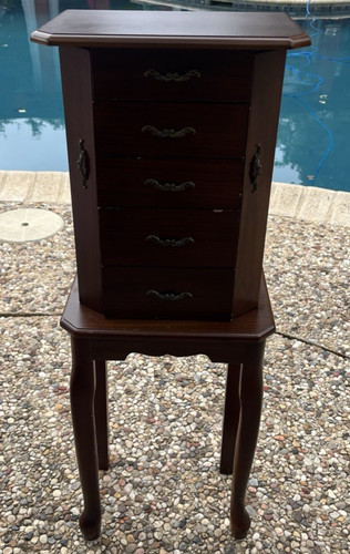 Wooden queen anne style - queen,