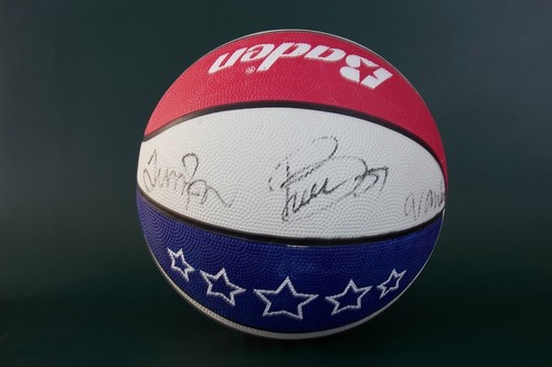 Harlem globetrotters signed - globetrotters,