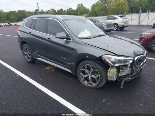 Used infotainment display - used,