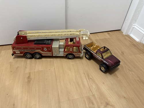 Nylint fire truck with sound - fire,