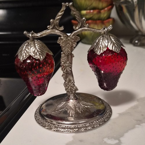 Strawberry salt pepper - &,