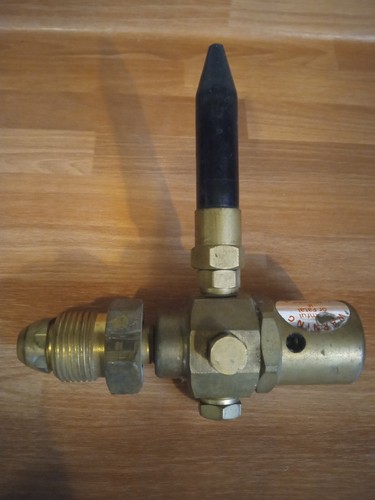 Helium balloon regulator - helium,