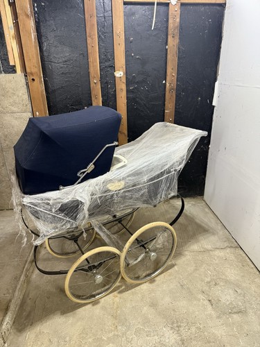 Vintage antique pram - /, victory