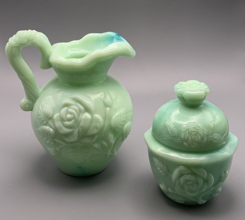 Vtg green swirl - green, jadeite