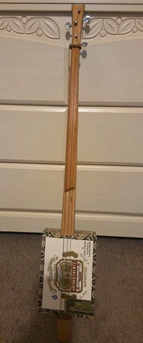 Cigar box guitar string - box, 3