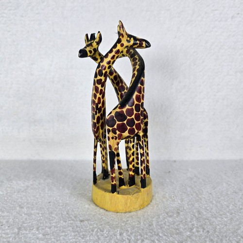 Entwined wooden giraffes - 3,
