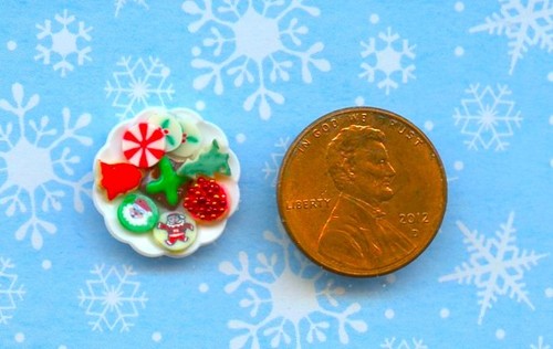 Half inch scale dollhouse - 1:24,
