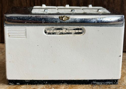 Frigidaire ice cream - ice,