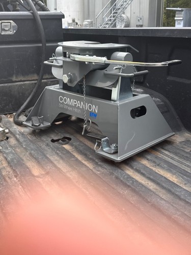 Companion oem 5th wheel - b&w,