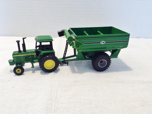 Ertl john deere - 1/64, scale