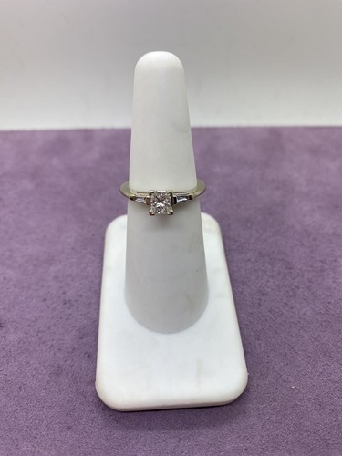 14kt white gold center - 14kt,