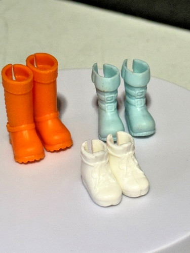Lot pairs of - of,