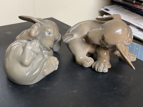 Royal copenhagen daschund - royal,