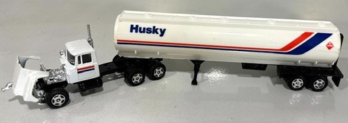 New ertl 1326 die cast - 1326, mack
