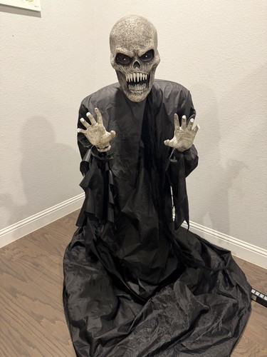 Spirit halloween dark - halloween,