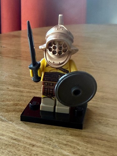Lego cmf roman gladiator - roman,