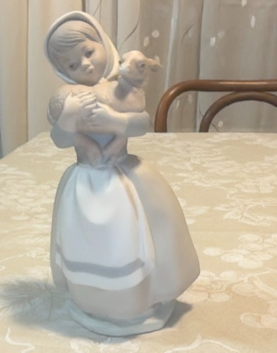 Vintage lladro figurine girl - vintage,