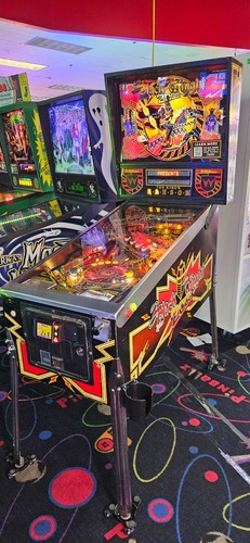 Black knight 2000 pinball - black,