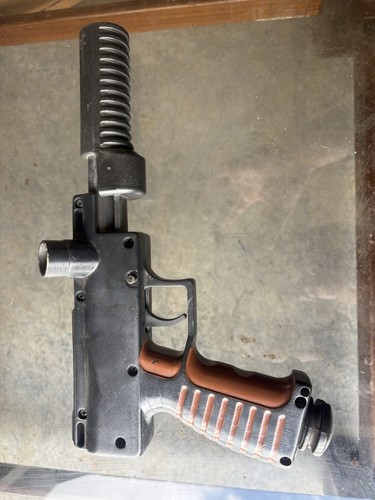 Paintball gun - paintball,