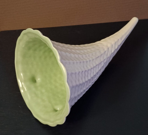 Red wing pottery cornucopia - red,