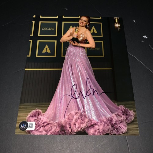 Jessica chastain signed eyes - jessica,