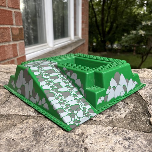 Lego baseplate raised 32 - baseplate, x