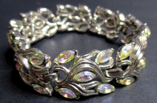 Vintage crown trifari - vintage,
