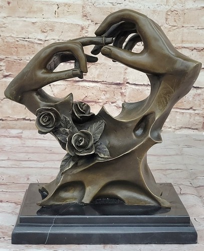 Hands love bronze - hands,