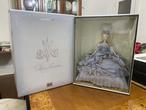 Marie antoinette 2003 barbie - antoinette,