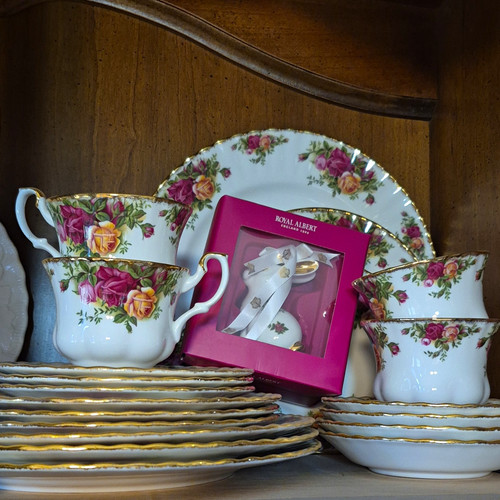 Royal albert old country - country, roses