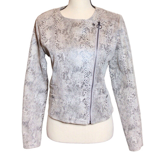 New haute monde - new,