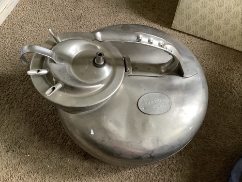 Rare 1950s the surge milker - rare,