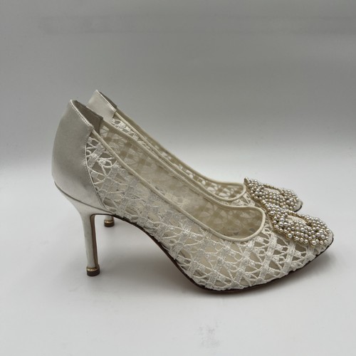 Manolo blahnik hangisi - blahnik, white