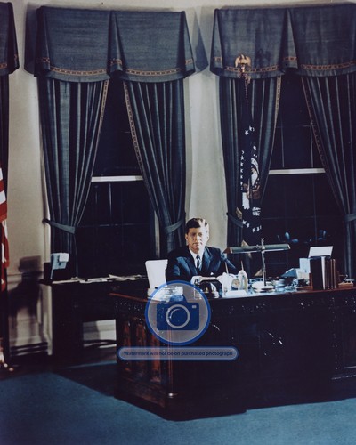 John kennedy sitting at - f.,
