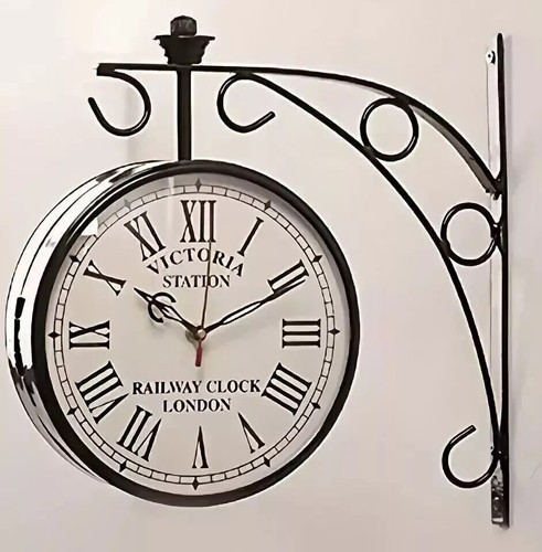 Victoria station clock double - clock,