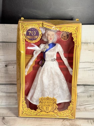 Queen elizabeth barbie - queen, elizabeth,barbie