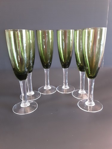 Green champagne flutes glasses - champagne,
