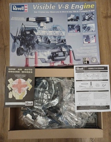 Revell visible engine - v-8, 1