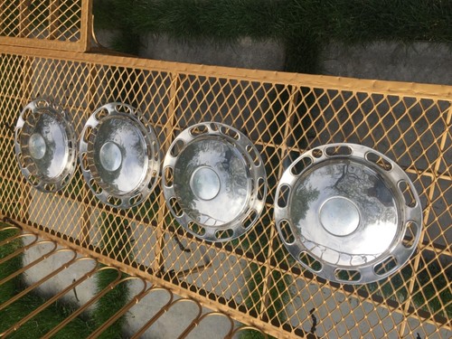Bmw 2002 hub caps 2002tii - bmw, tii