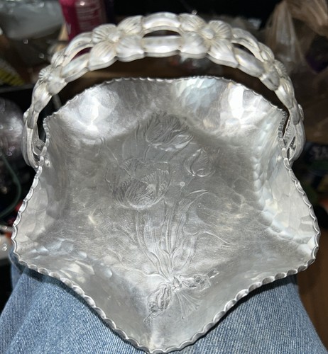Vtg aluminum basket - vtg,