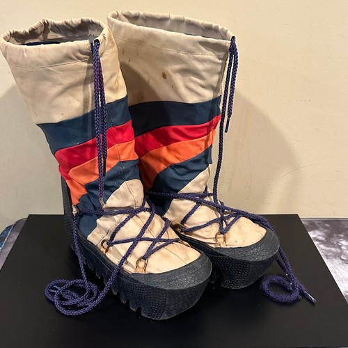 Vintage moon boots - moon, retro