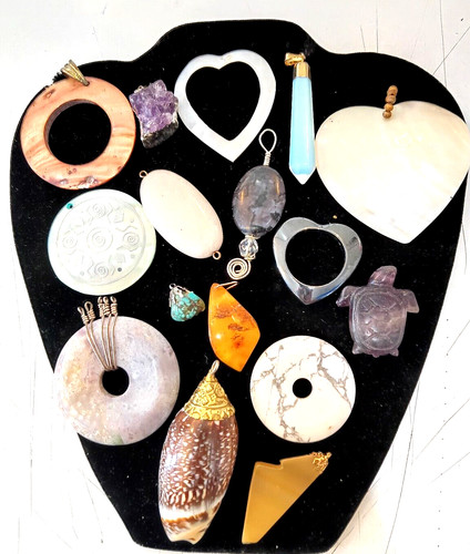 Lot gemstone pendants - 16,