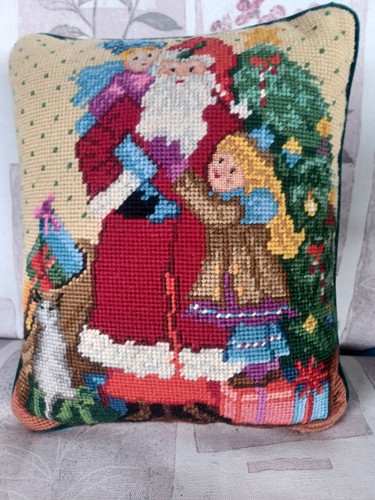 Needlepoint pillow santa - needlepoint,
