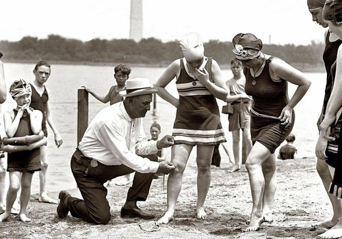 1922 beach police photo - beach, girls