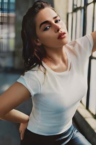 Emilia clarke sexy - emilia, hot