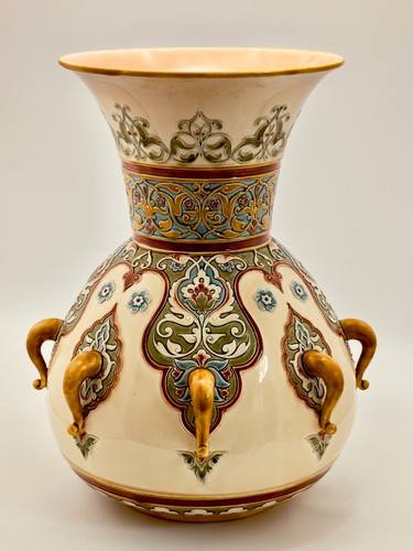 Antique iznik style - antique, raised